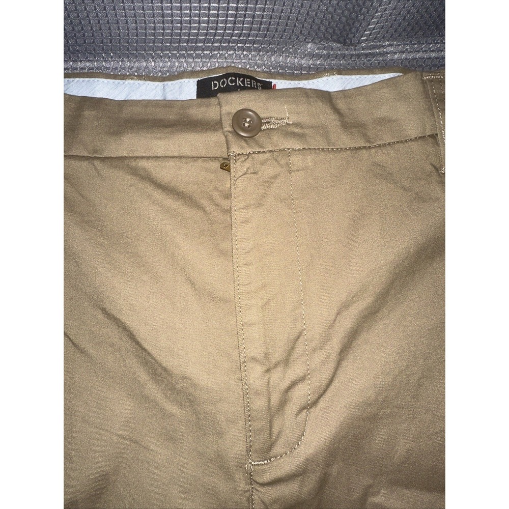 Dockers Ultimate Shorts Mens 40 Supreme Flex Tan Khakis Flat Front Stretch NWT - Picture 2 of 6